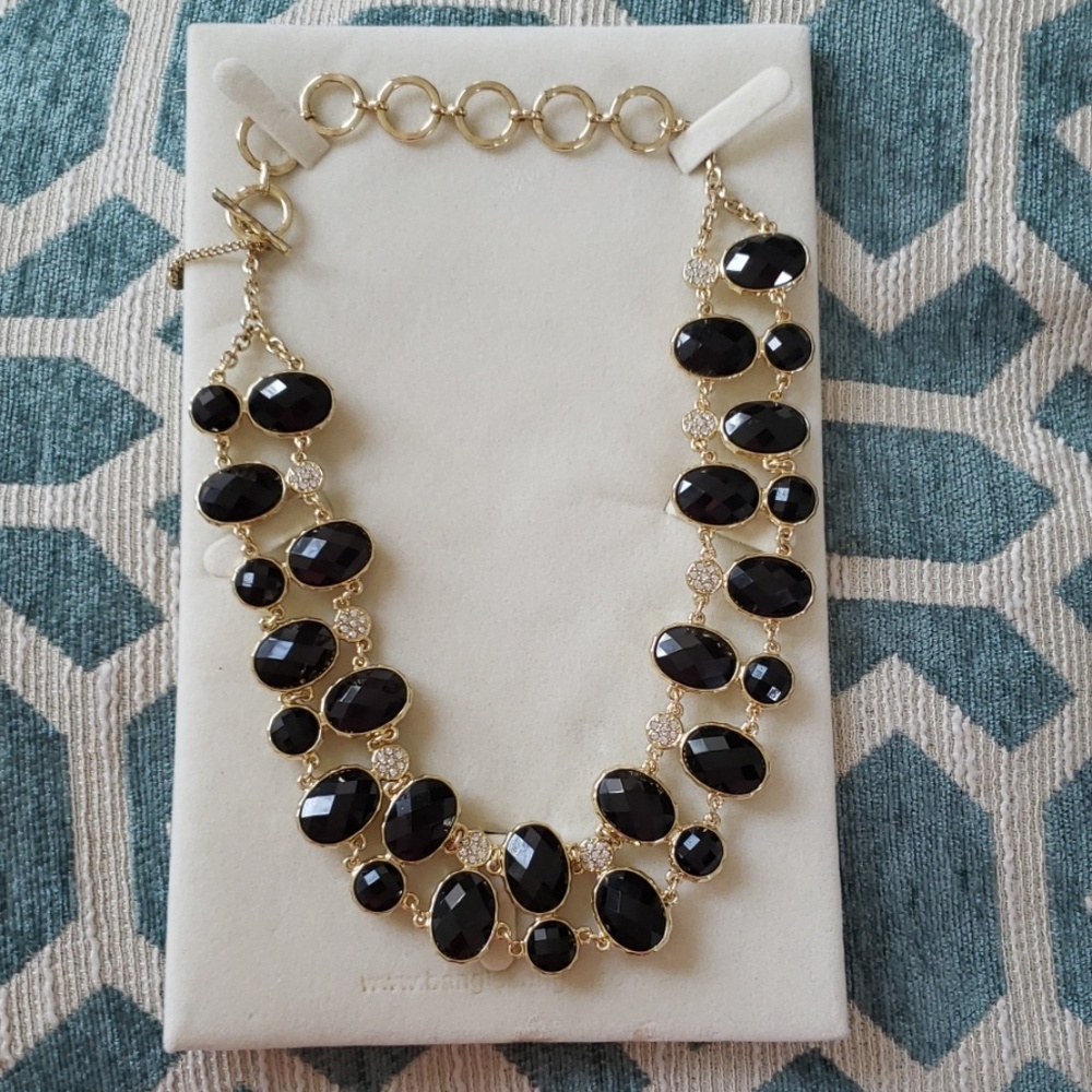 Reversible black and white necklace